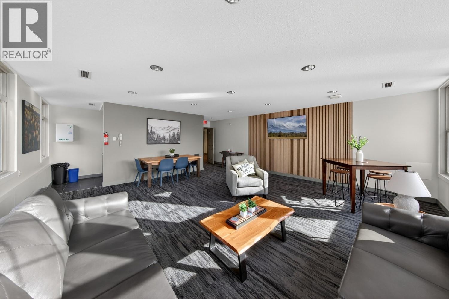 












205 Third Avenue Unit# 2102

,
Invermere,




British Columbia
V0A1K7

