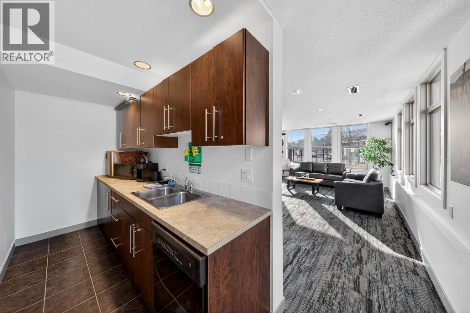 












205 Third Avenue Unit# 2102

,
Invermere,




British Columbia
V0A1K7

