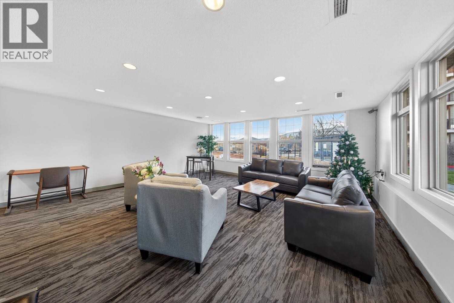 












205 Third Avenue Unit# 2102

,
Invermere,




British Columbia
V0A1K7

