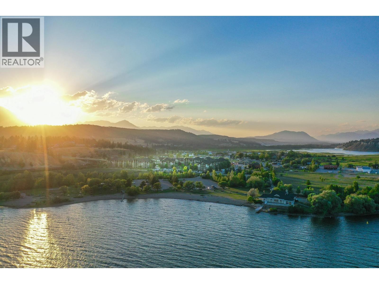 












205 Third Avenue Unit# 2102

,
Invermere,




British Columbia
V0A1K7

