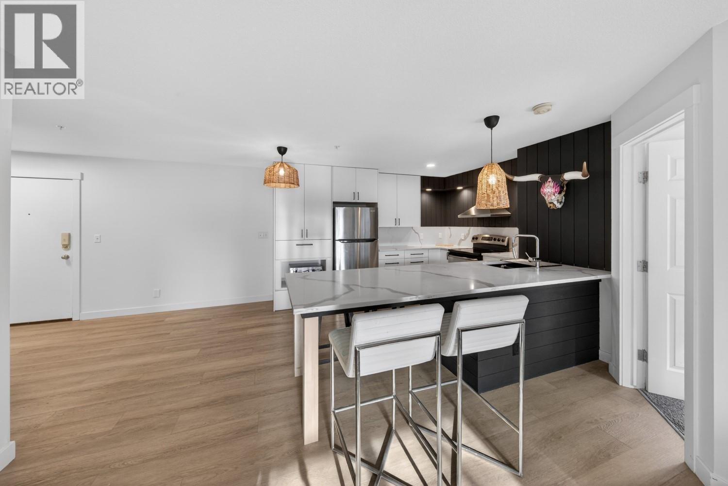 












205 Third Avenue Unit# 2102

,
Invermere,




British Columbia
V0A1K7

