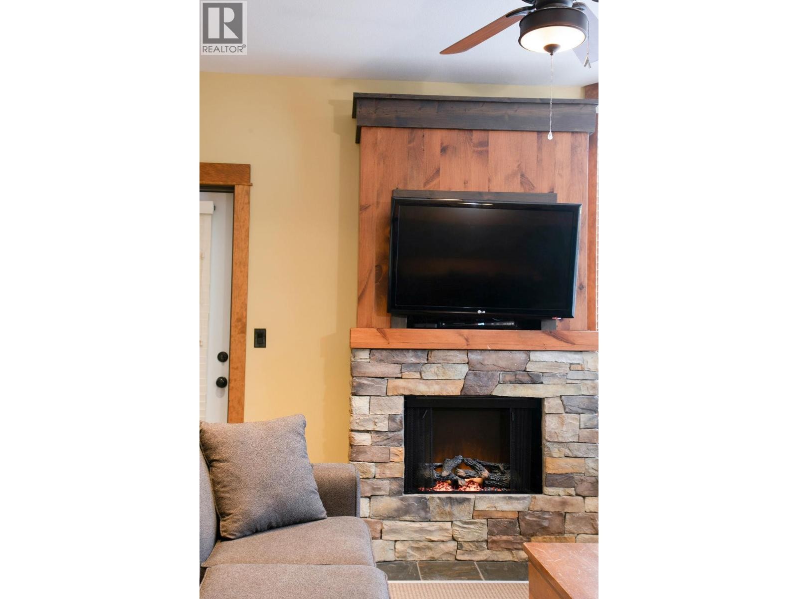 












4559 TIMBERLINE Crescent Unit# 631C

,
Fernie,




British Columbia
V0B1M6


