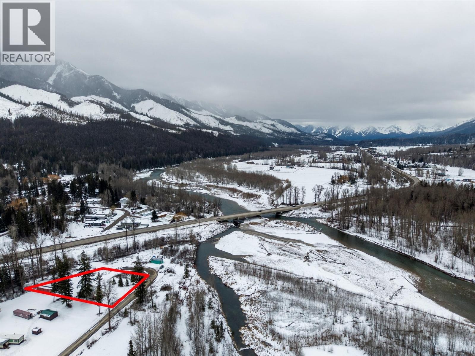 












9898 VICTORIA Street

,
Hosmer,







British Columbia
V0B1M5

