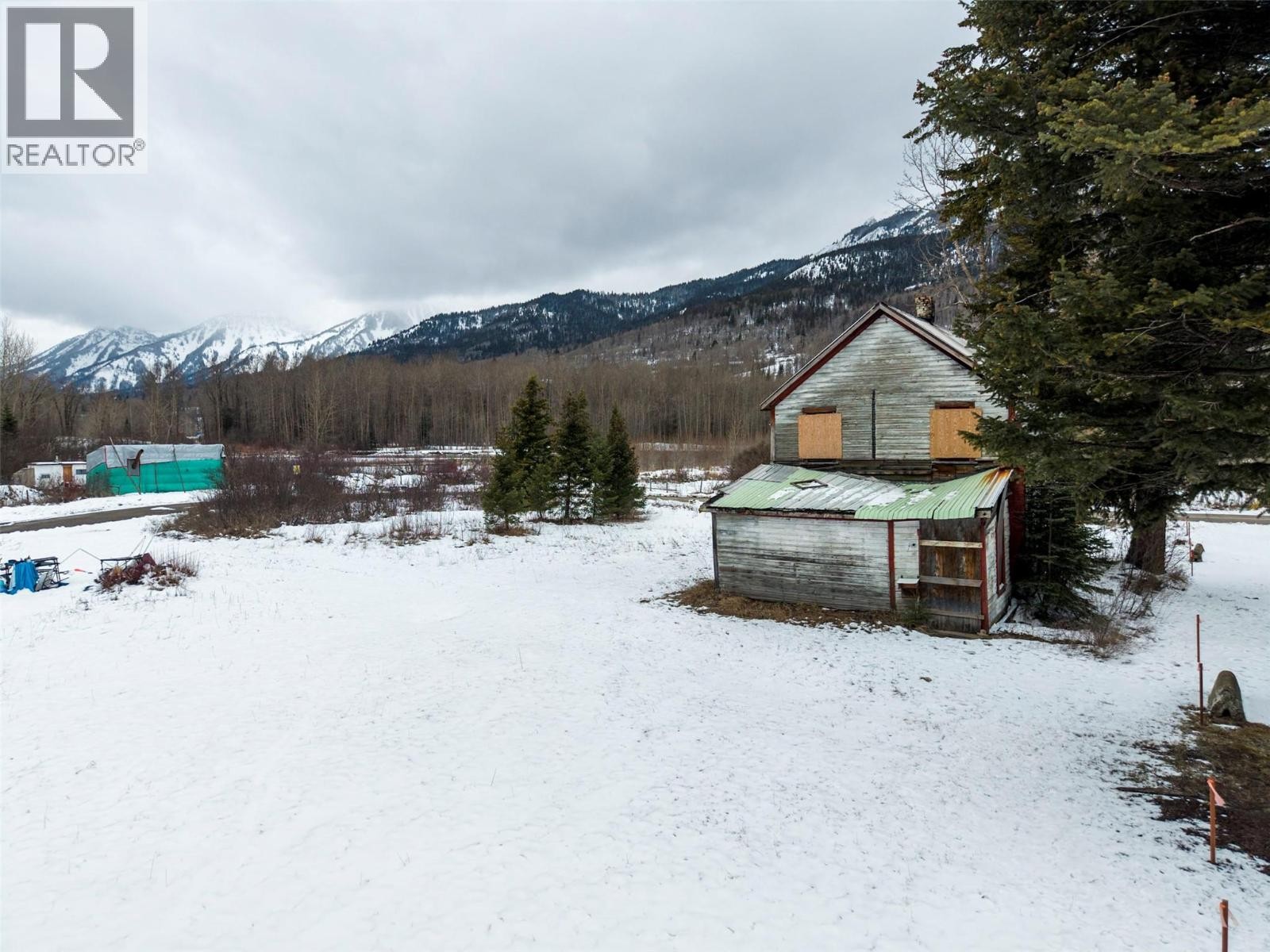 












9898 VICTORIA Street

,
Hosmer,







British Columbia
V0B1M5

