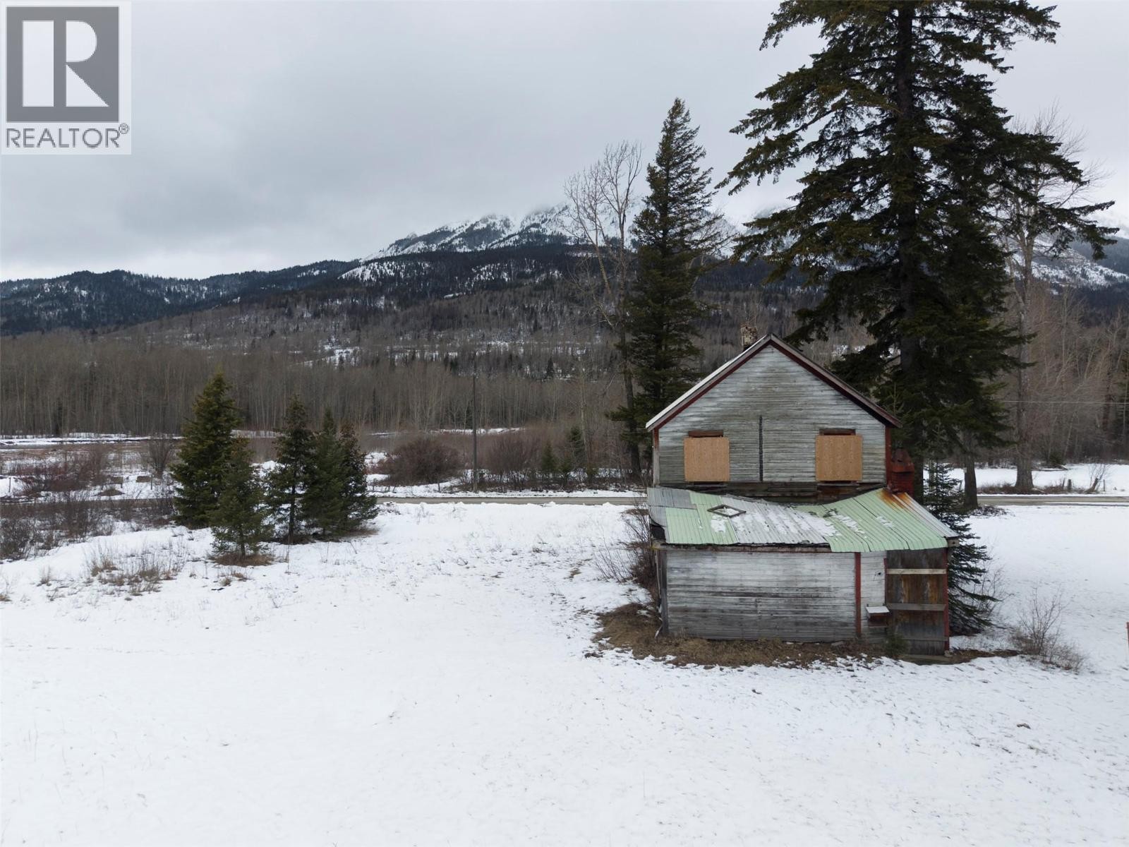 












9898 VICTORIA Street

,
Hosmer,







British Columbia
V0B1M5


