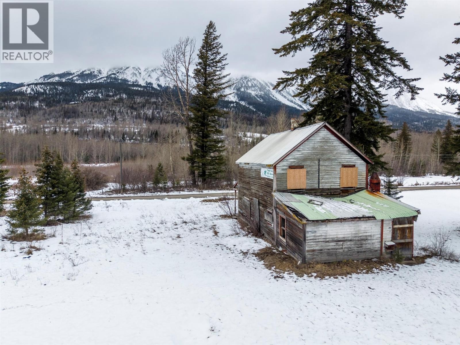 












9898 VICTORIA Street

,
Hosmer,







British Columbia
V0B1M5

