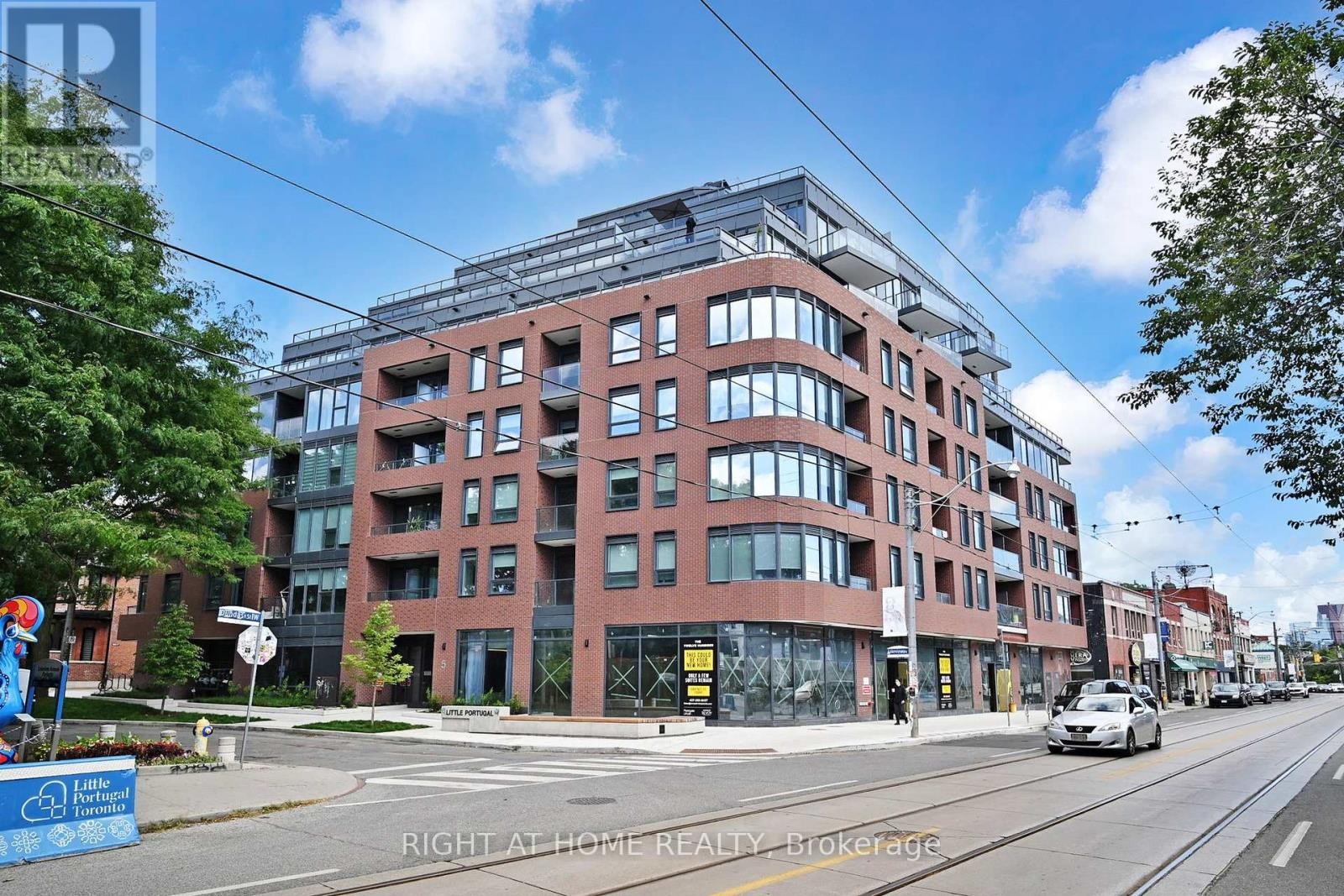 












311 - 5 LAKEVIEW AVENUE

,
Toronto (Trinity-Bellwoods),




Ontario
M6J0H3

