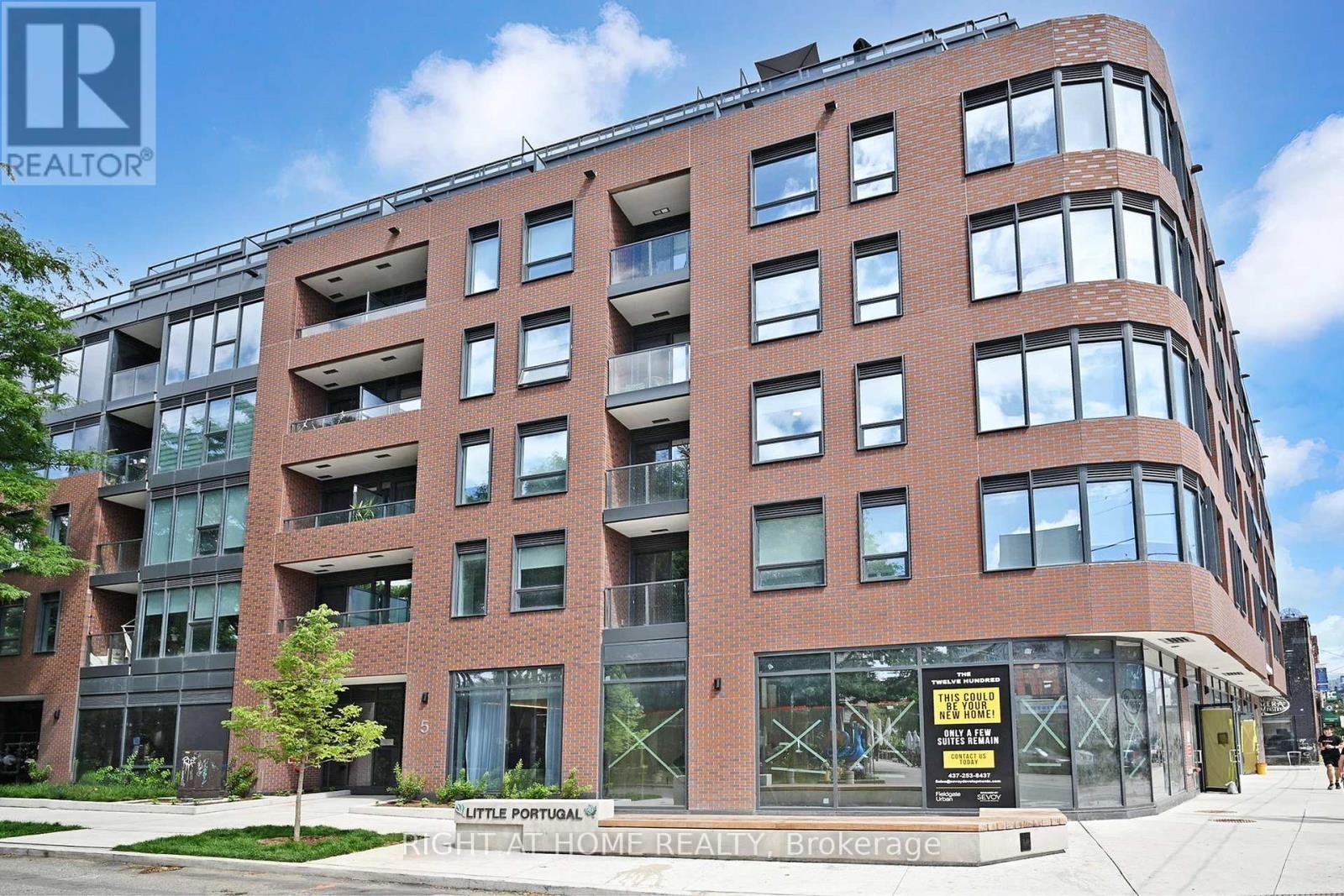 












311 - 5 LAKEVIEW AVENUE

,
Toronto (Trinity-Bellwoods),




Ontario
M6J0H3

