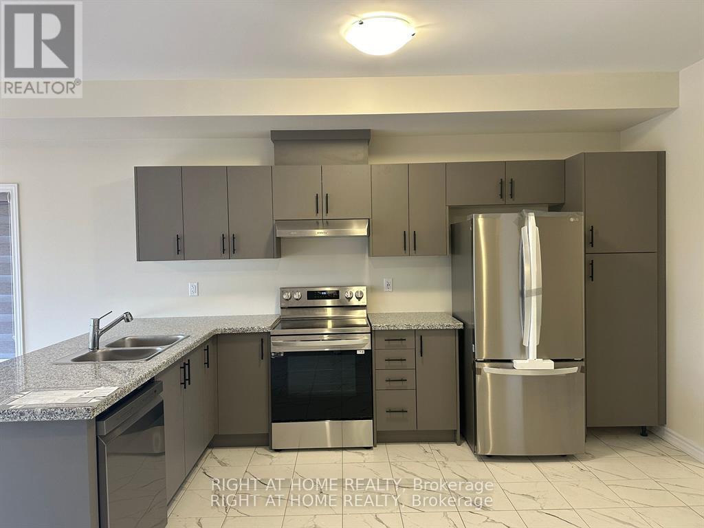 












46 SENAY CIRCLE

,
Clarington (Courtice),




Ontario
L1E0H8

