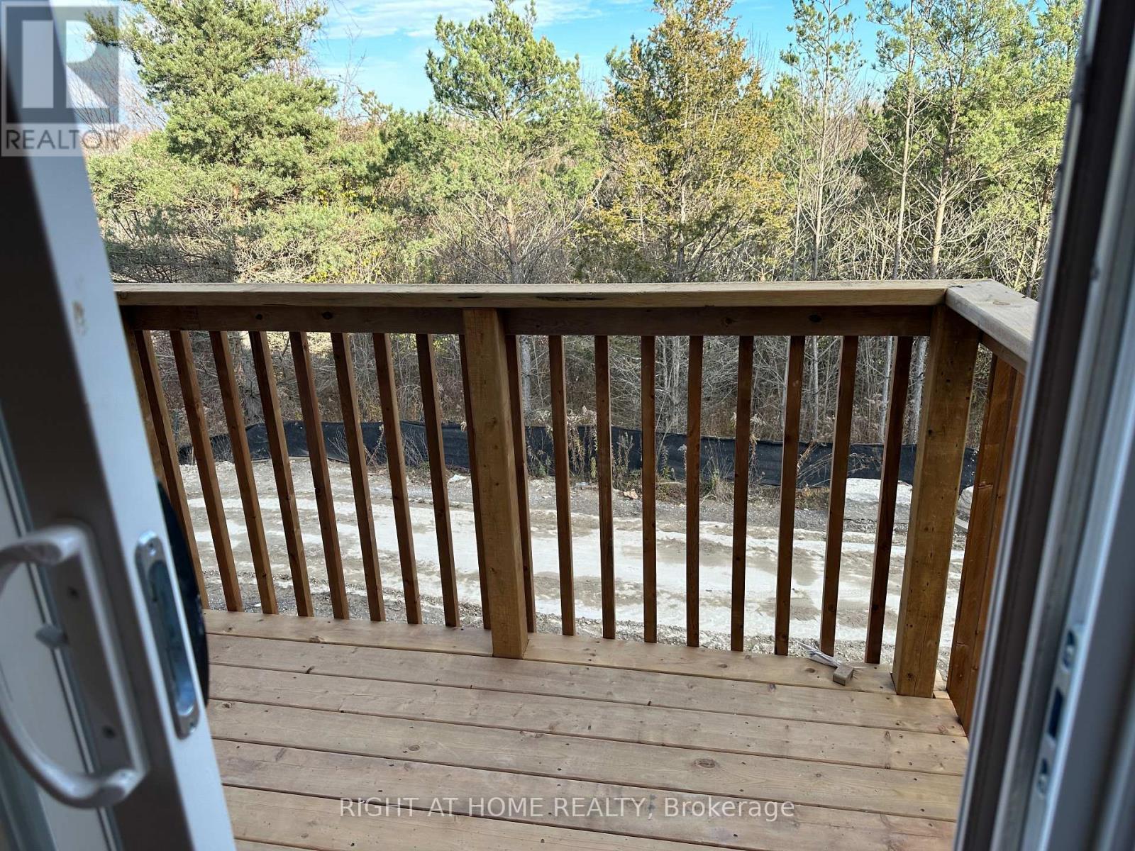 












46 SENAY CIRCLE

,
Clarington (Courtice),




Ontario
L1E0H8

