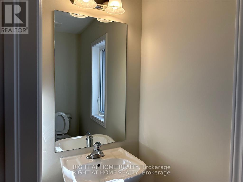 












46 SENAY CIRCLE

,
Clarington (Courtice),




Ontario
L1E0H8

