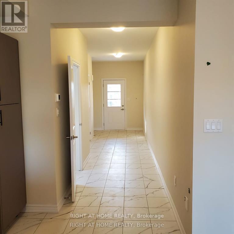 












46 SENAY CIRCLE

,
Clarington (Courtice),




Ontario
L1E0H8

