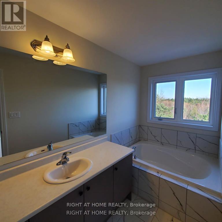 












46 SENAY CIRCLE

,
Clarington (Courtice),




Ontario
L1E0H8

