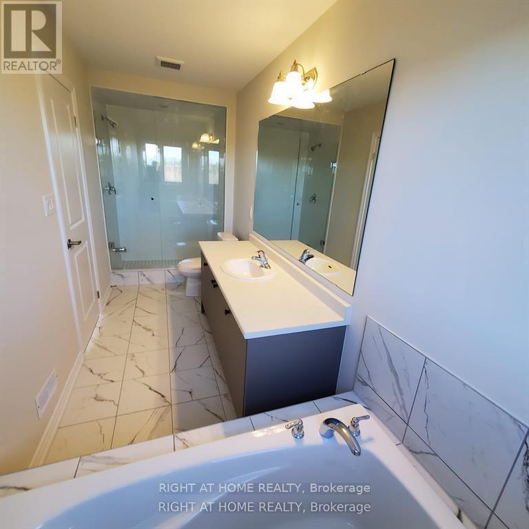 












46 SENAY CIRCLE

,
Clarington (Courtice),




Ontario
L1E0H8


