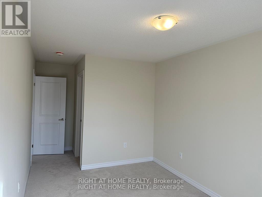 












46 SENAY CIRCLE

,
Clarington (Courtice),




Ontario
L1E0H8

