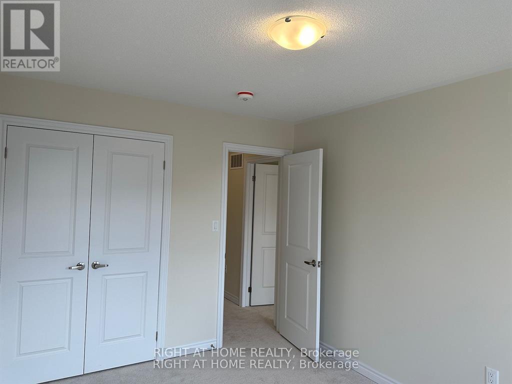 












46 SENAY CIRCLE

,
Clarington (Courtice),




Ontario
L1E0H8

