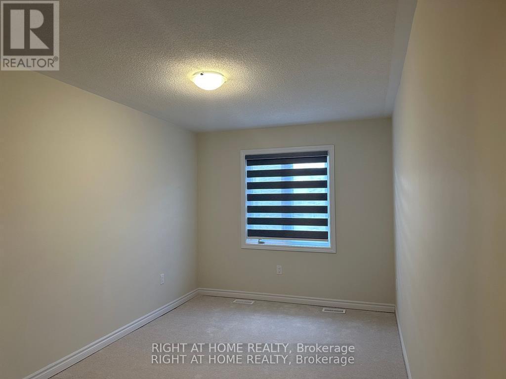 












46 SENAY CIRCLE

,
Clarington (Courtice),




Ontario
L1E0H8

