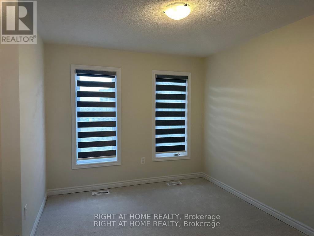 












46 SENAY CIRCLE

,
Clarington (Courtice),




Ontario
L1E0H8

