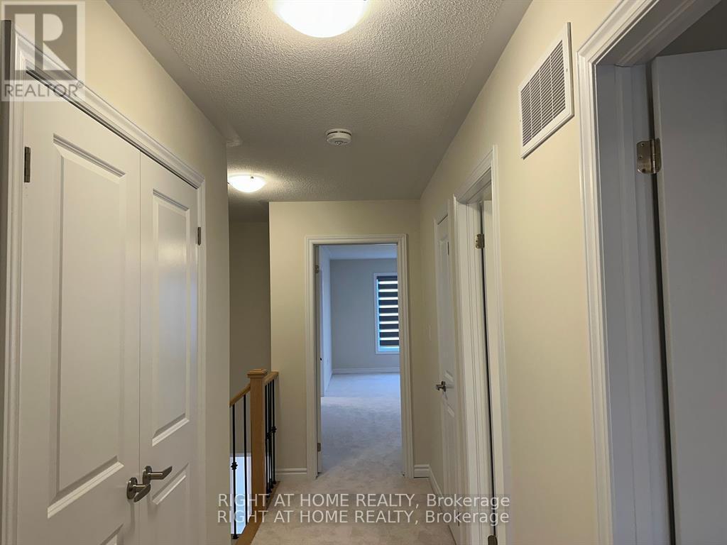 












46 SENAY CIRCLE

,
Clarington (Courtice),




Ontario
L1E0H8

