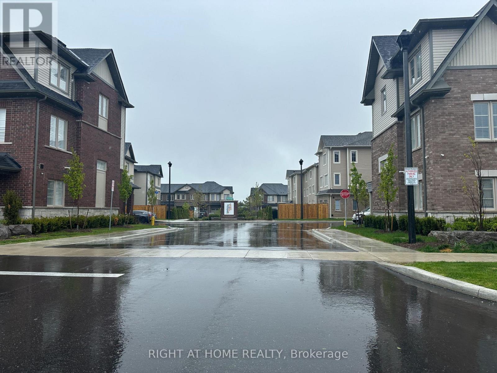 












46 SENAY CIRCLE

,
Clarington (Courtice),




Ontario
L1E0H8

