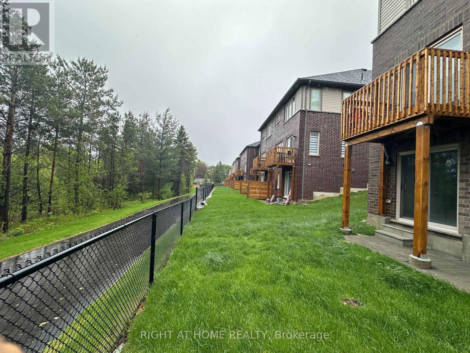 












46 SENAY CIRCLE

,
Clarington (Courtice),




Ontario
L1E0H8

