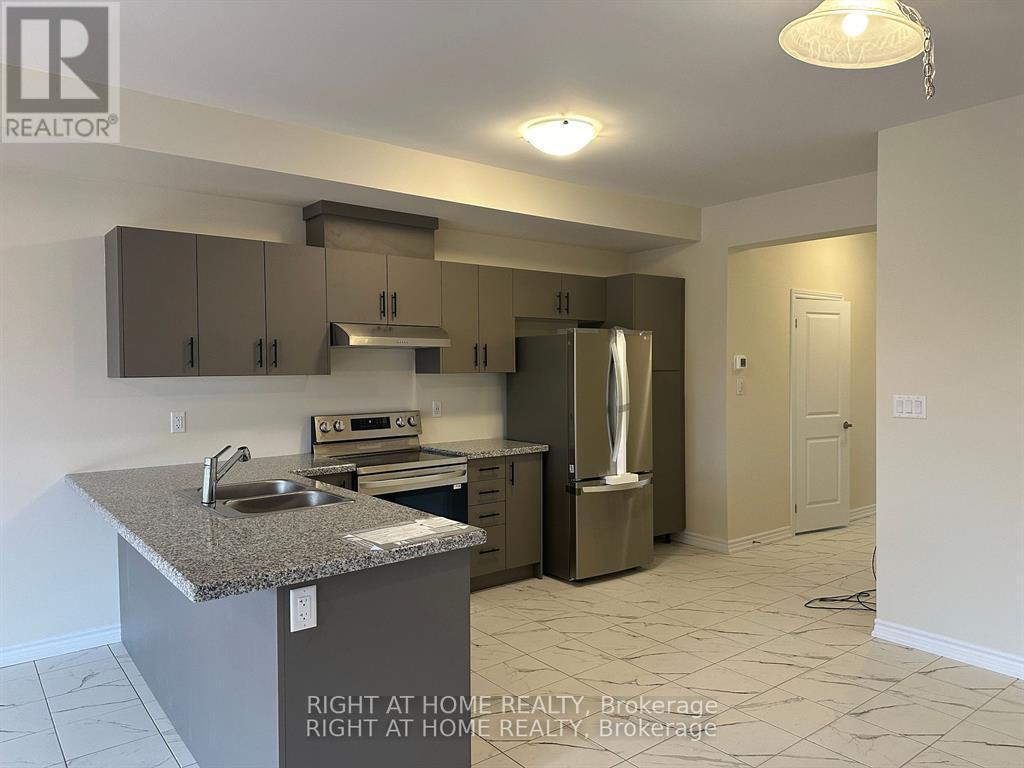 












46 SENAY CIRCLE

,
Clarington (Courtice),




Ontario
L1E0H8

