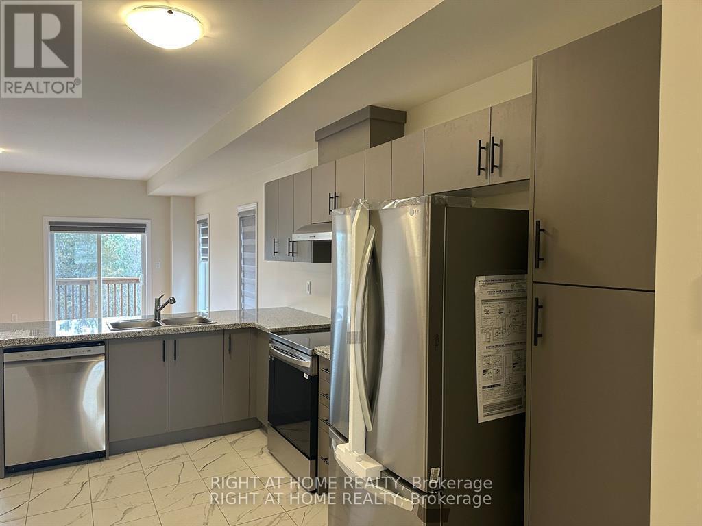 












46 SENAY CIRCLE

,
Clarington (Courtice),




Ontario
L1E0H8

