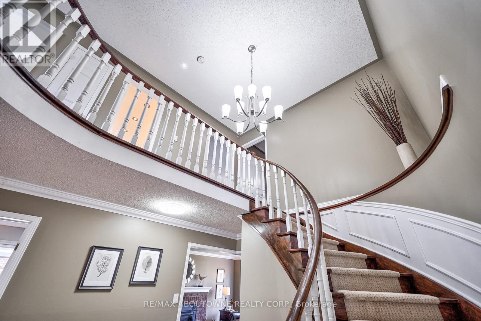 












1237 OLD COLONY RD

,
Oakville,




Ontario
L6M1K8

