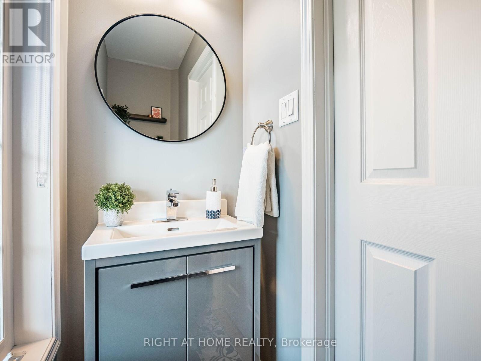 












645 GERVAIS TERRACE

,
Milton (CO Coates),




Ontario
L9T7R7

