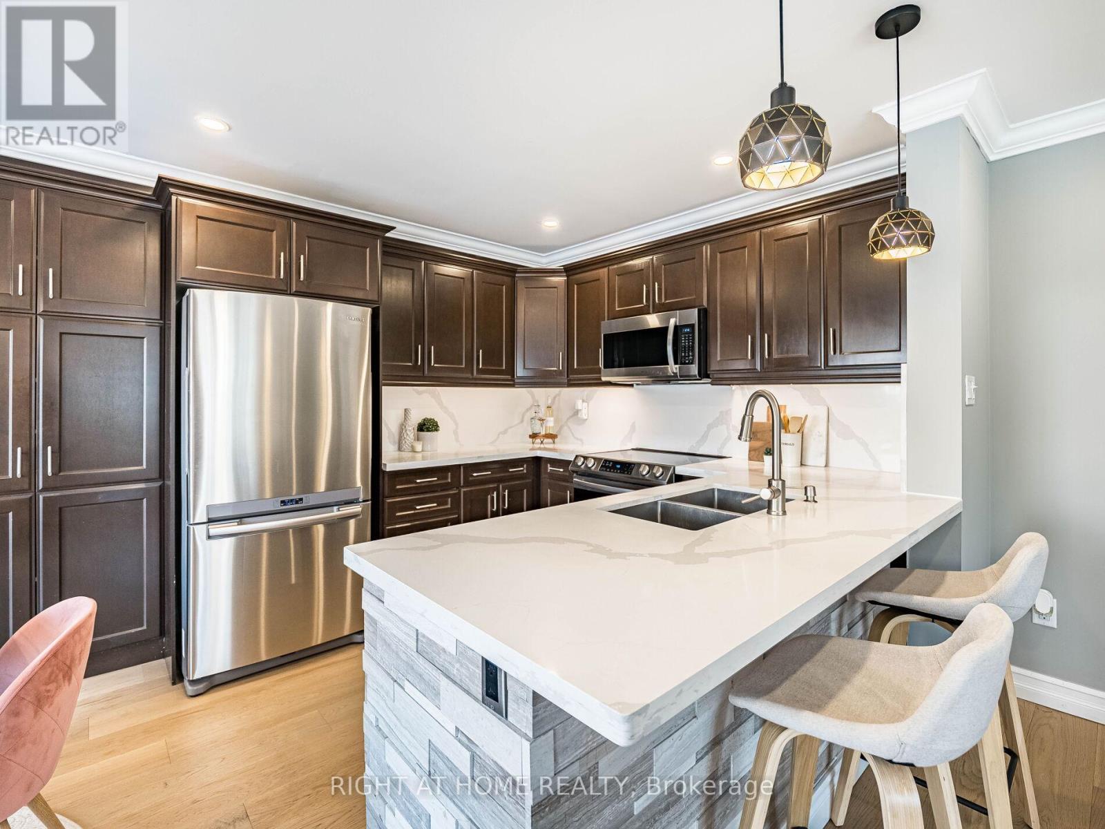 












645 GERVAIS TERRACE

,
Milton (CO Coates),




Ontario
L9T7R7

