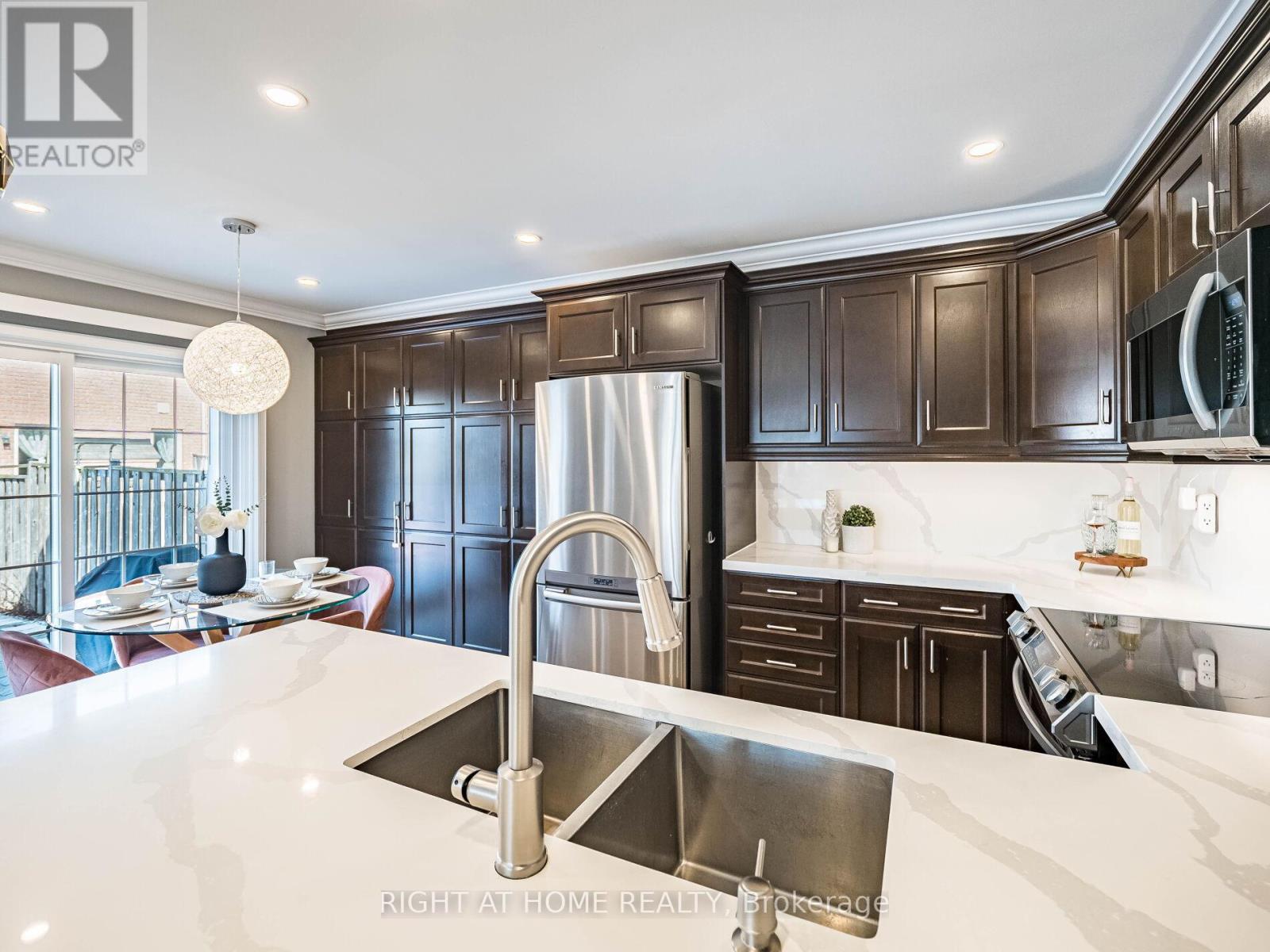 












645 GERVAIS TERRACE

,
Milton (CO Coates),




Ontario
L9T7R7

