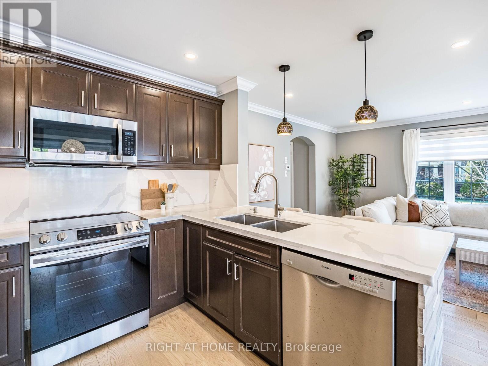 












645 GERVAIS TERRACE

,
Milton (CO Coates),




Ontario
L9T7R7

