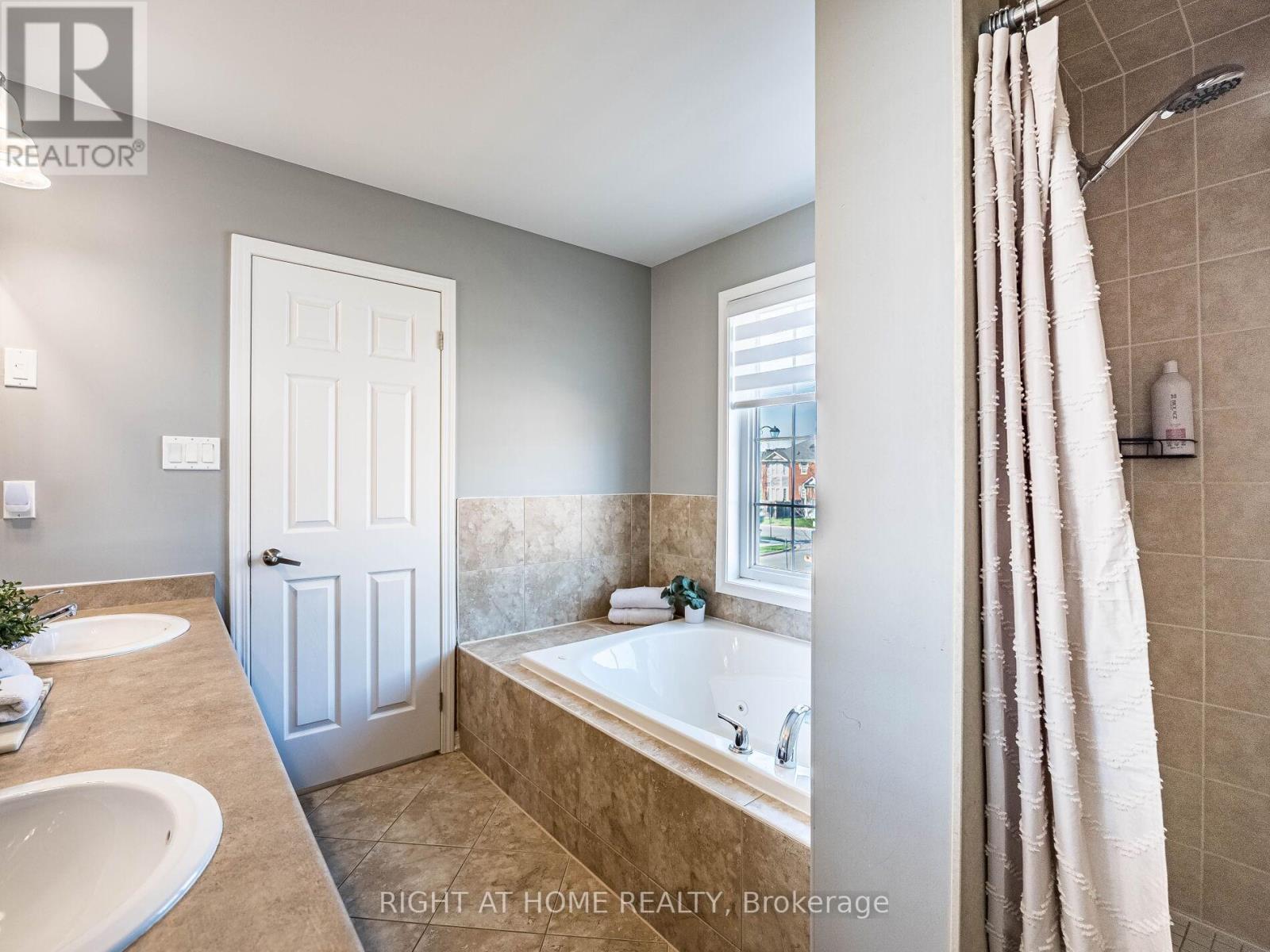 












645 GERVAIS TERRACE

,
Milton (CO Coates),




Ontario
L9T7R7

