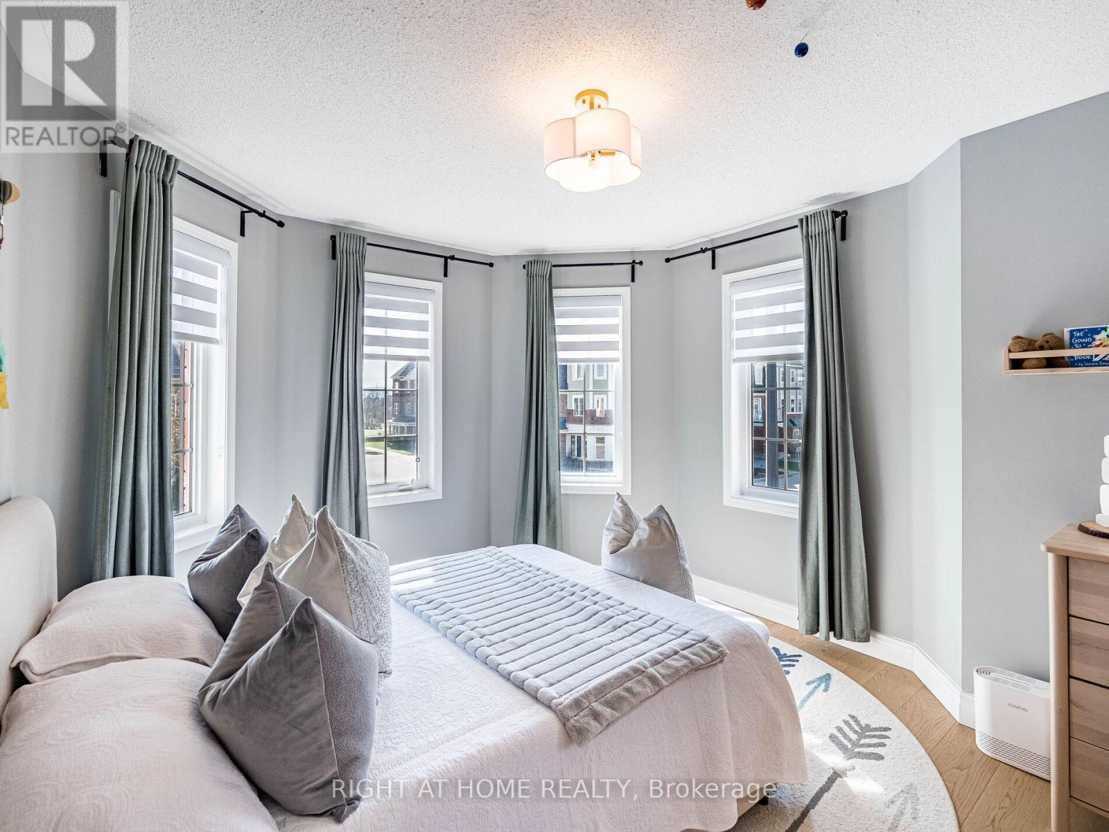 












645 GERVAIS TERRACE

,
Milton (CO Coates),




Ontario
L9T7R7

