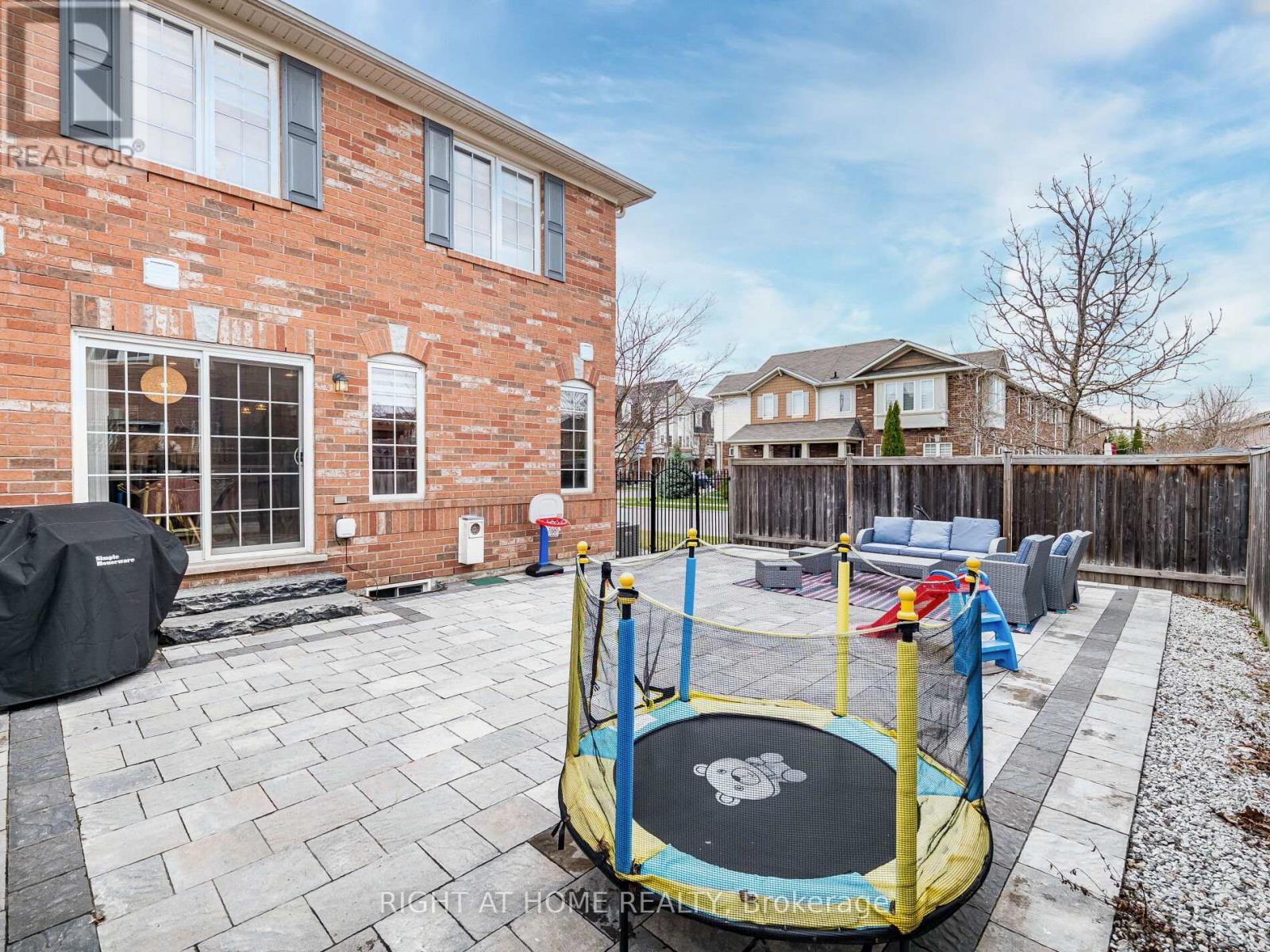 












645 GERVAIS TERRACE

,
Milton (CO Coates),




Ontario
L9T7R7

