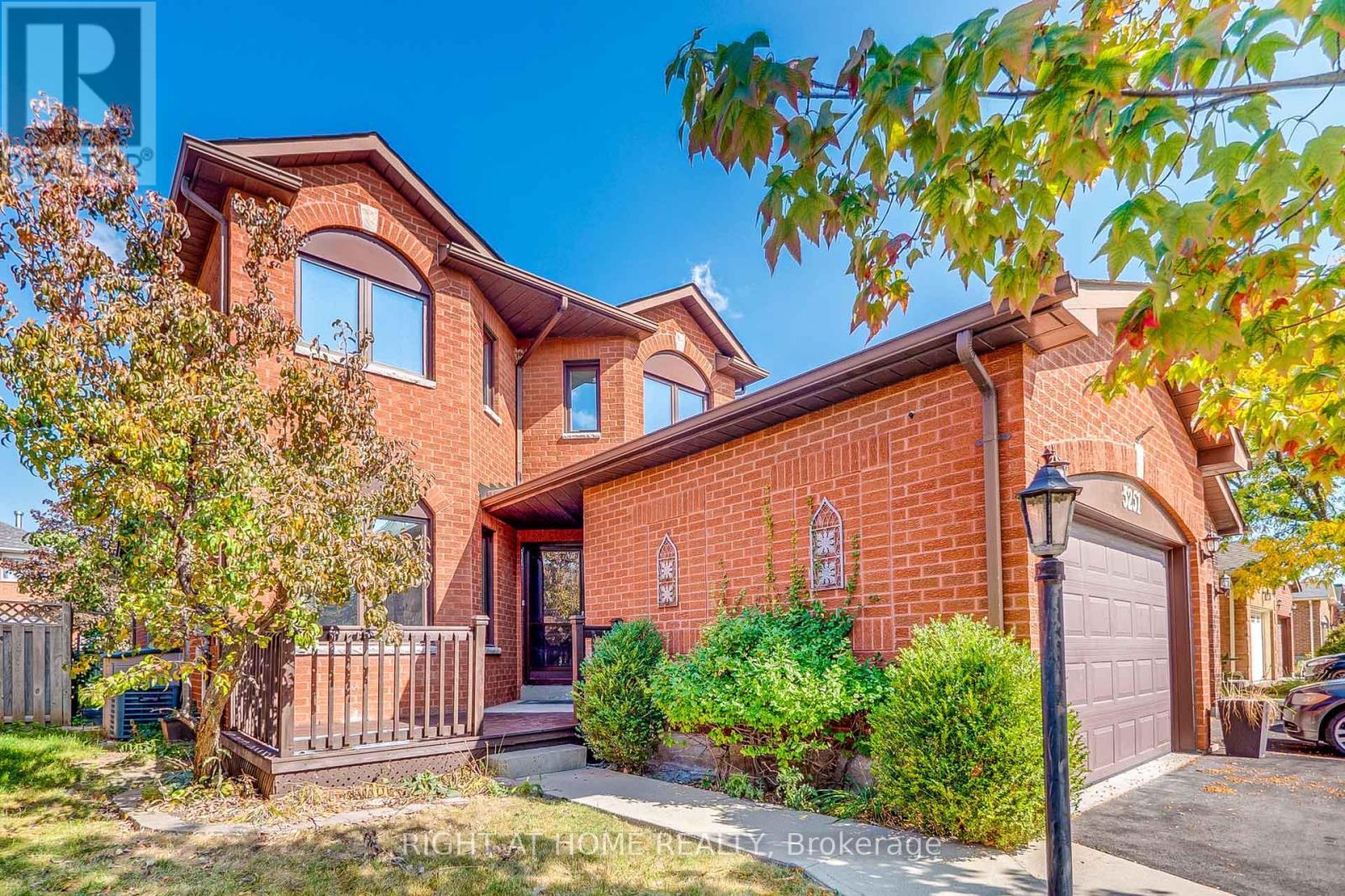 












3251 GREENBELT CRESCENT

,
Mississauga (Lisgar),




Ontario
L5N5X8


