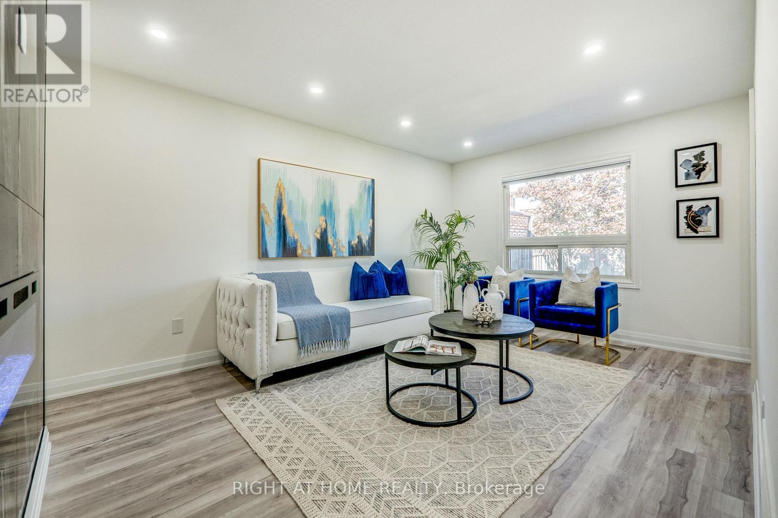 












3251 GREENBELT CRESCENT

,
Mississauga (Lisgar),




Ontario
L5N5X8

