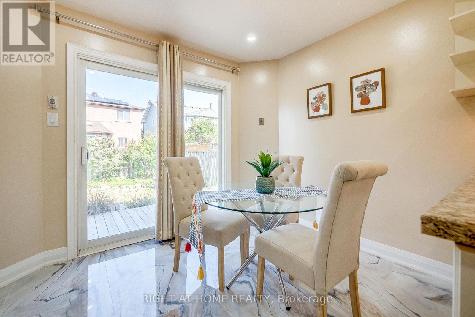 












3251 GREENBELT CRESCENT

,
Mississauga (Lisgar),




Ontario
L5N5X8

