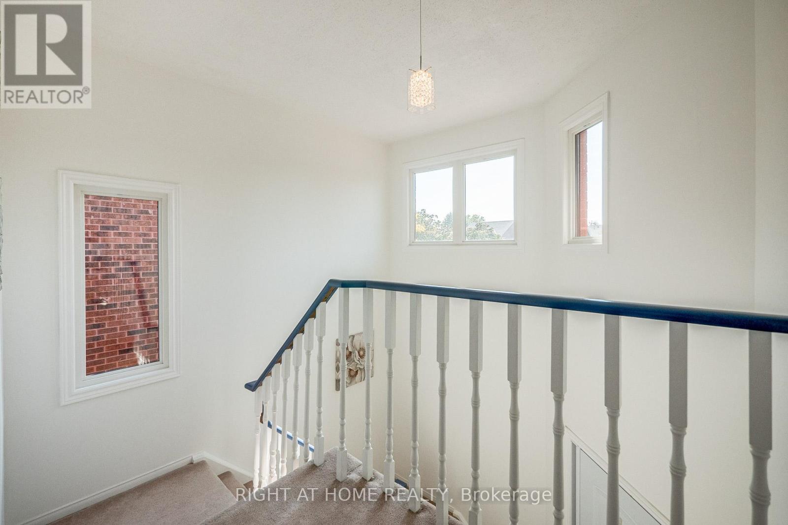 












3251 GREENBELT CRESCENT

,
Mississauga (Lisgar),




Ontario
L5N5X8

