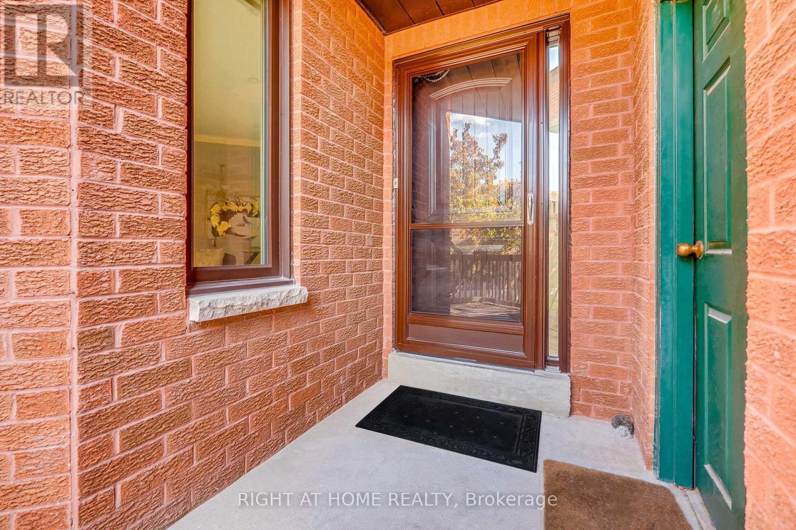 












3251 GREENBELT CRESCENT

,
Mississauga (Lisgar),




Ontario
L5N5X8


