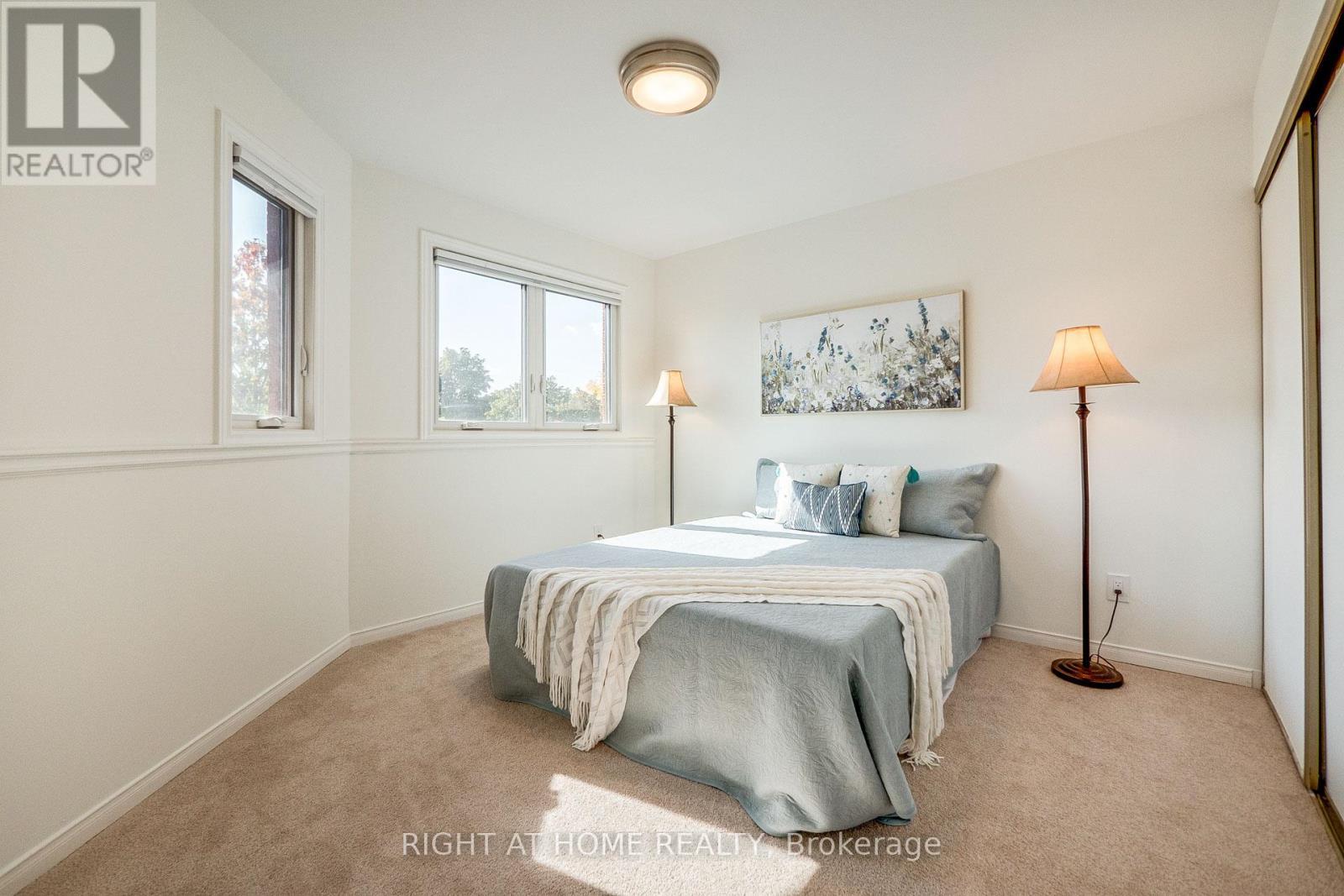 












3251 GREENBELT CRESCENT

,
Mississauga (Lisgar),




Ontario
L5N5X8

