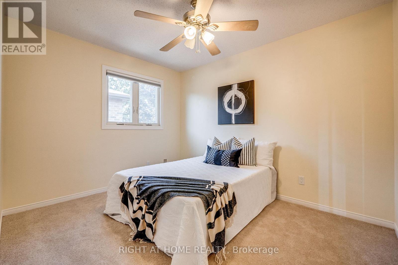 












3251 GREENBELT CRESCENT

,
Mississauga (Lisgar),




Ontario
L5N5X8

