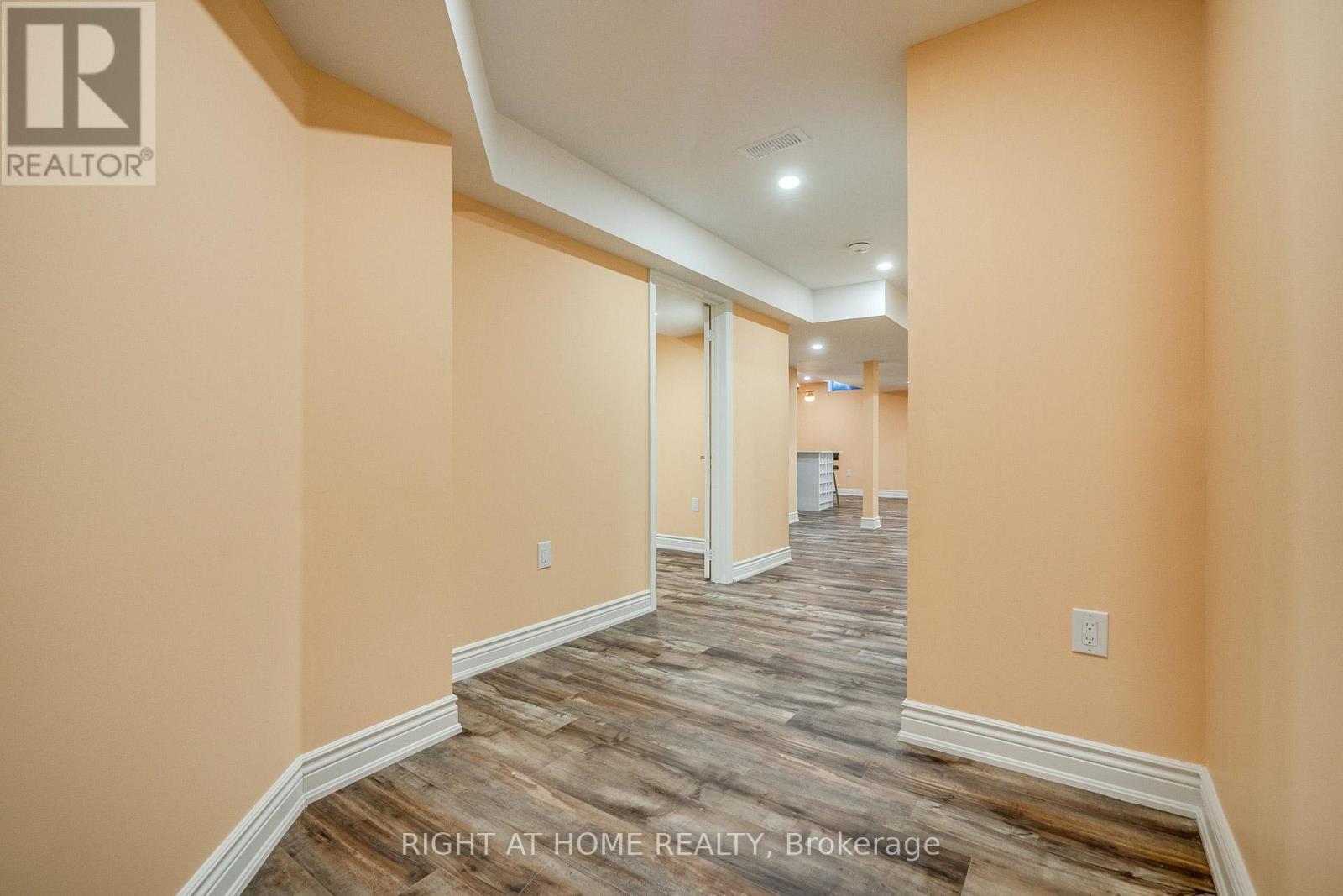 












3251 GREENBELT CRESCENT

,
Mississauga (Lisgar),




Ontario
L5N5X8

