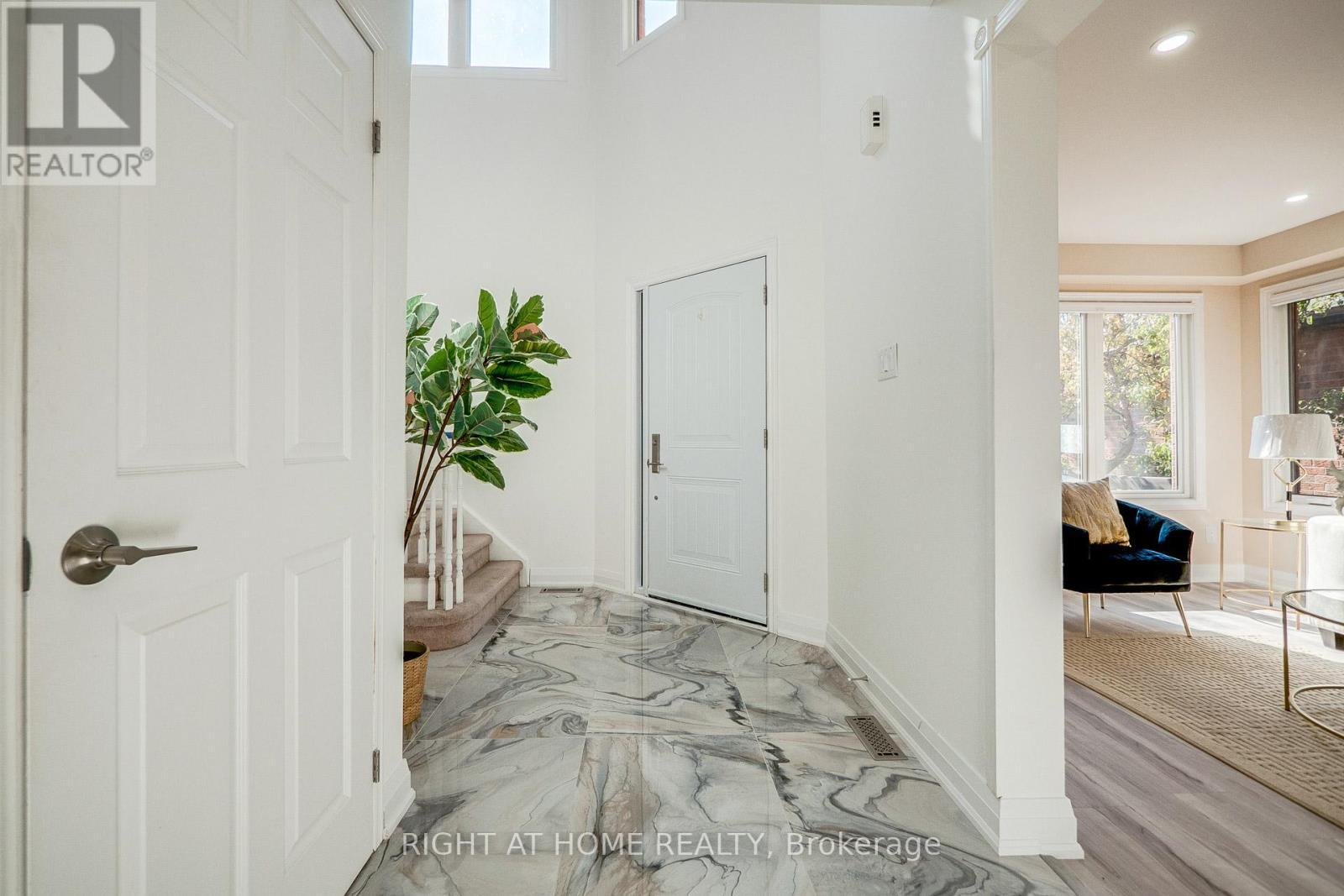 












3251 GREENBELT CRESCENT

,
Mississauga (Lisgar),




Ontario
L5N5X8

