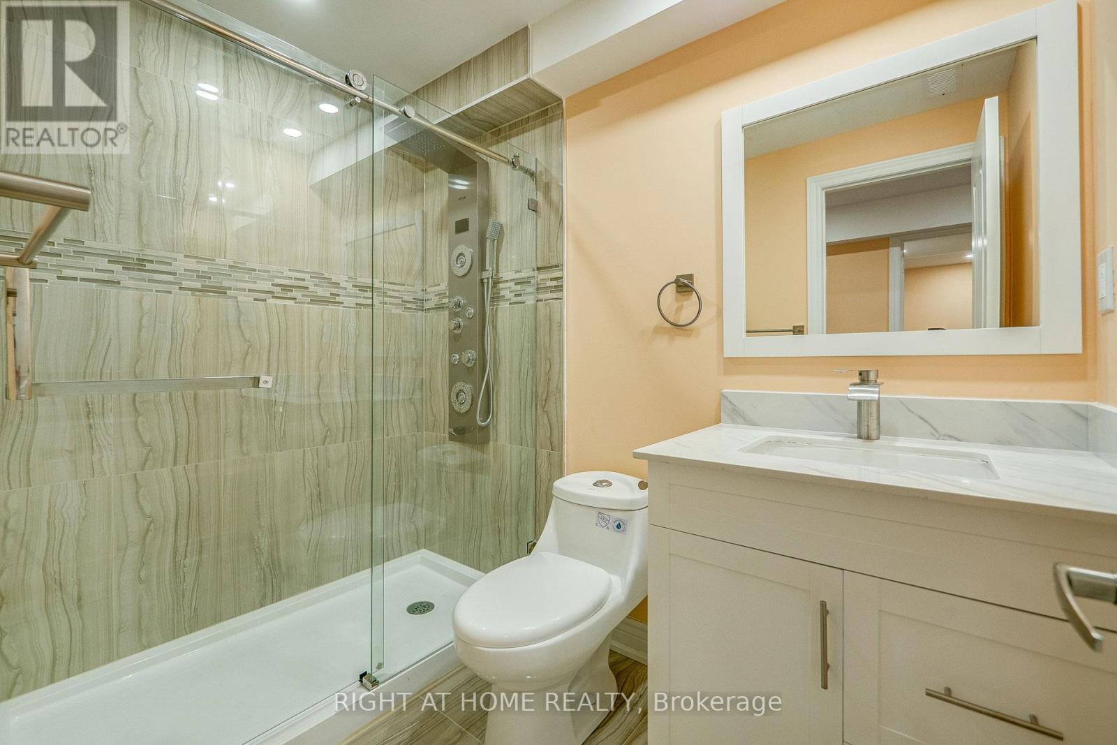 












3251 GREENBELT CRESCENT

,
Mississauga (Lisgar),




Ontario
L5N5X8

