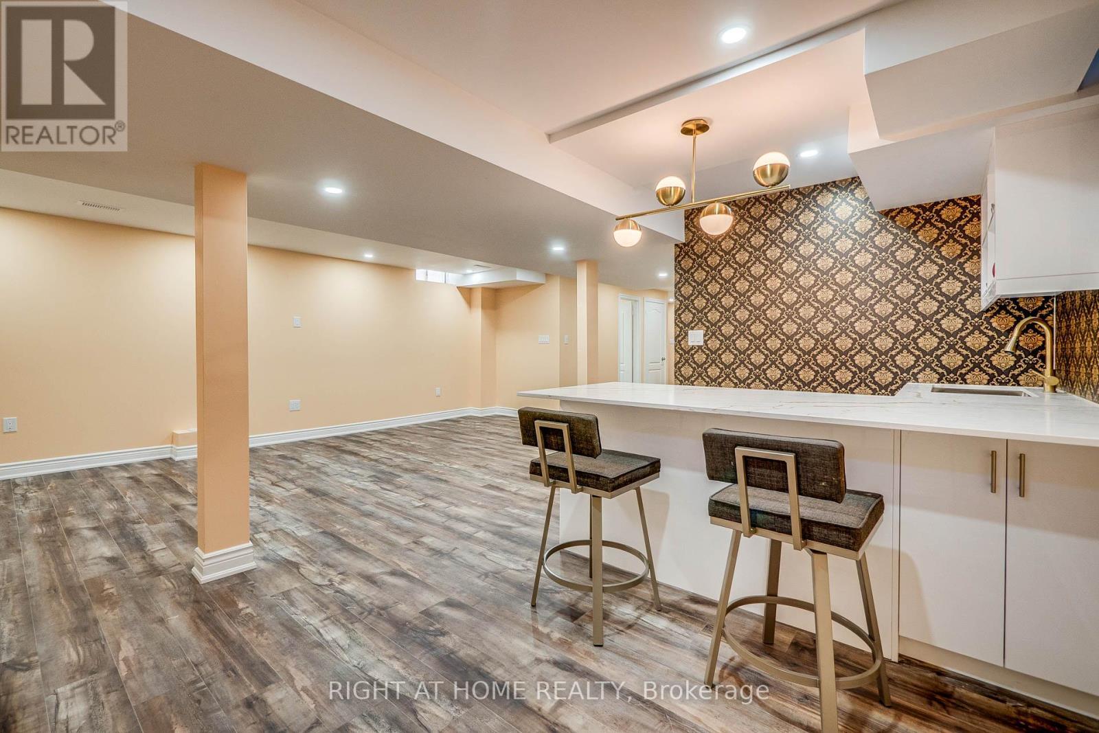 












3251 GREENBELT CRESCENT

,
Mississauga (Lisgar),




Ontario
L5N5X8

