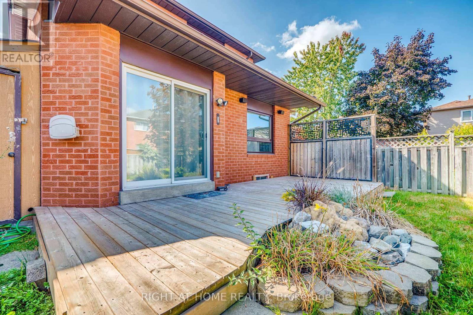 












3251 GREENBELT CRESCENT

,
Mississauga (Lisgar),




Ontario
L5N5X8

