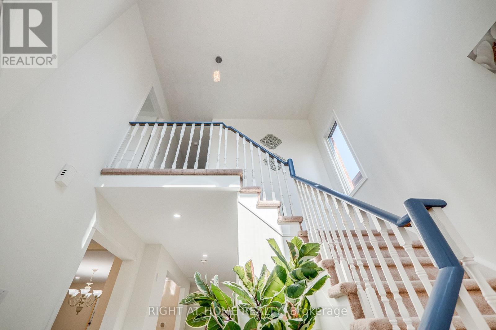 












3251 GREENBELT CRESCENT

,
Mississauga (Lisgar),




Ontario
L5N5X8

