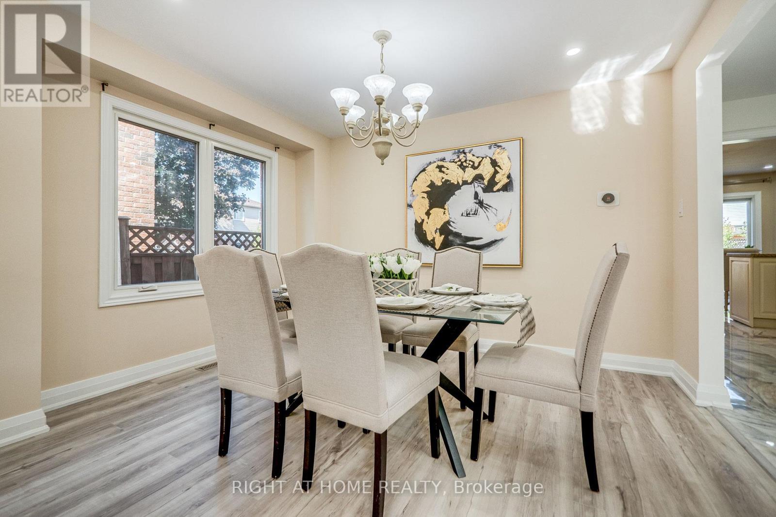 












3251 GREENBELT CRESCENT

,
Mississauga (Lisgar),




Ontario
L5N5X8

