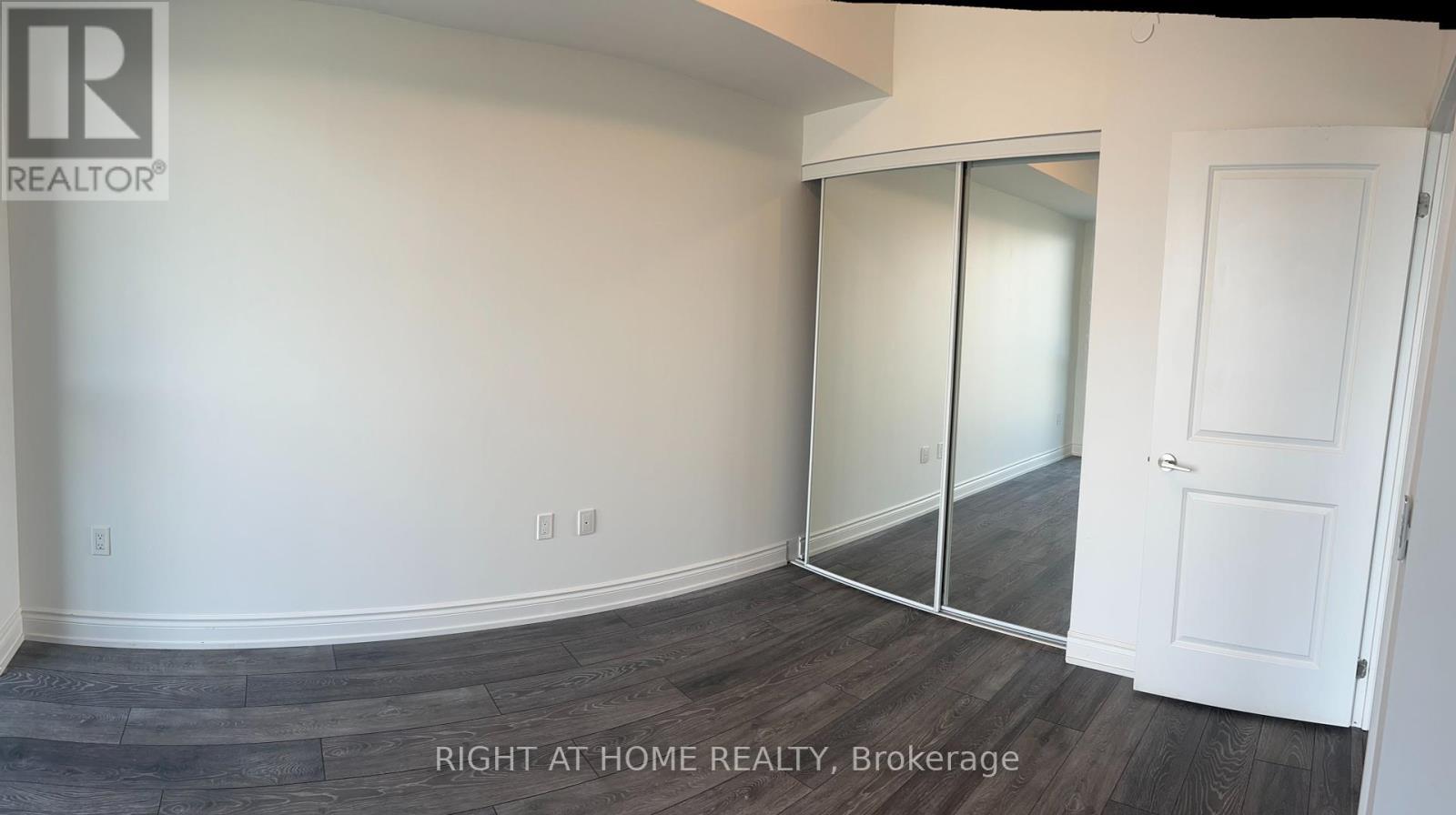 












312 - 1050 MAIN STREET E

,
Milton (DE Dempsey),




Ontario
L9T9M3

